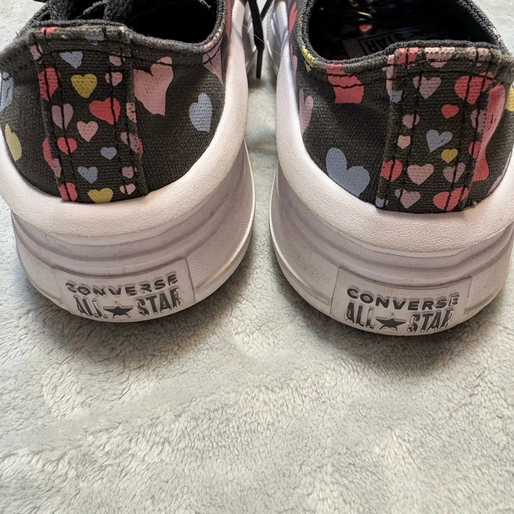 Converse Girls Platform Heart Sneakers size 2